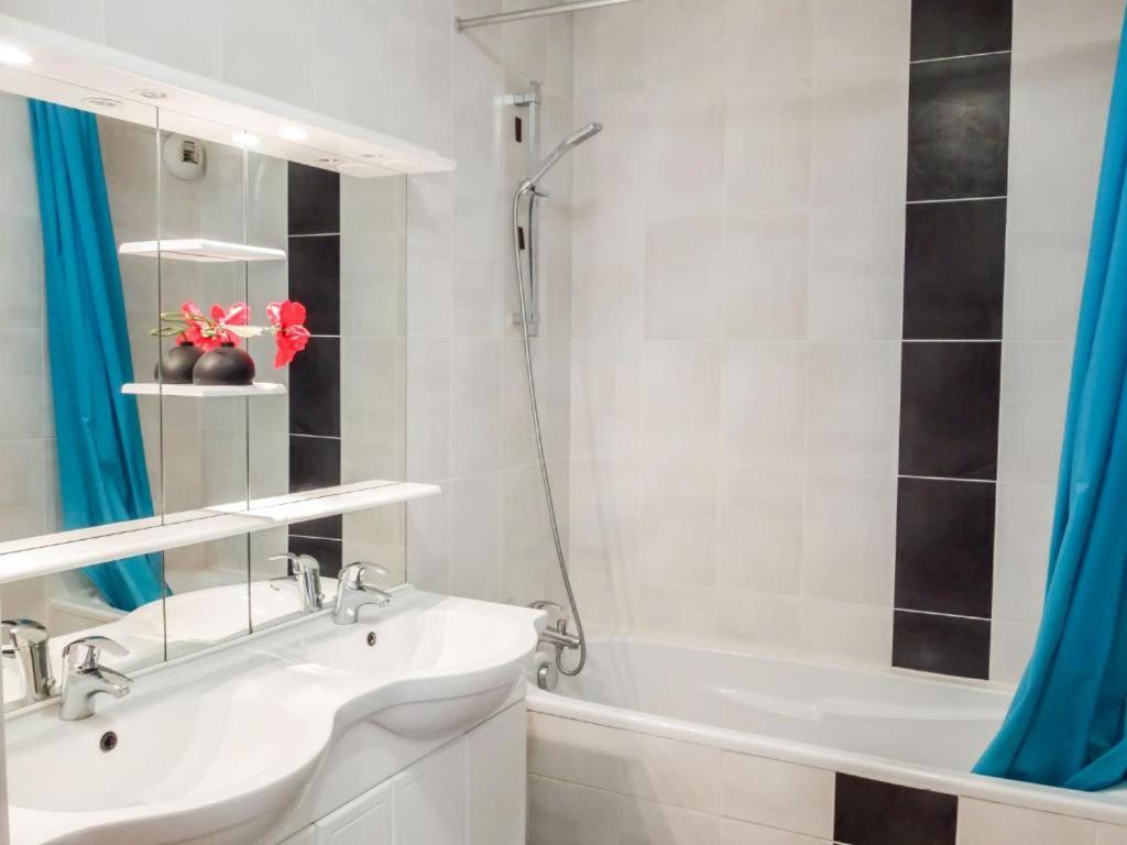 Vert Paradis - Vue Apaisante Sur Golf, Pins Parasols, 2E Etage - 80 M2 Dont Terrasse Avec Pergola, 2 Chambres, 3Et Iles, 3 Clim, Wifi - Piscine, Parking Et Park A Velos, Ascenseur - En Option Linge, Menage - Pistes Cyclables, Mer A Proximite Saint-Cyprien  Exterior foto